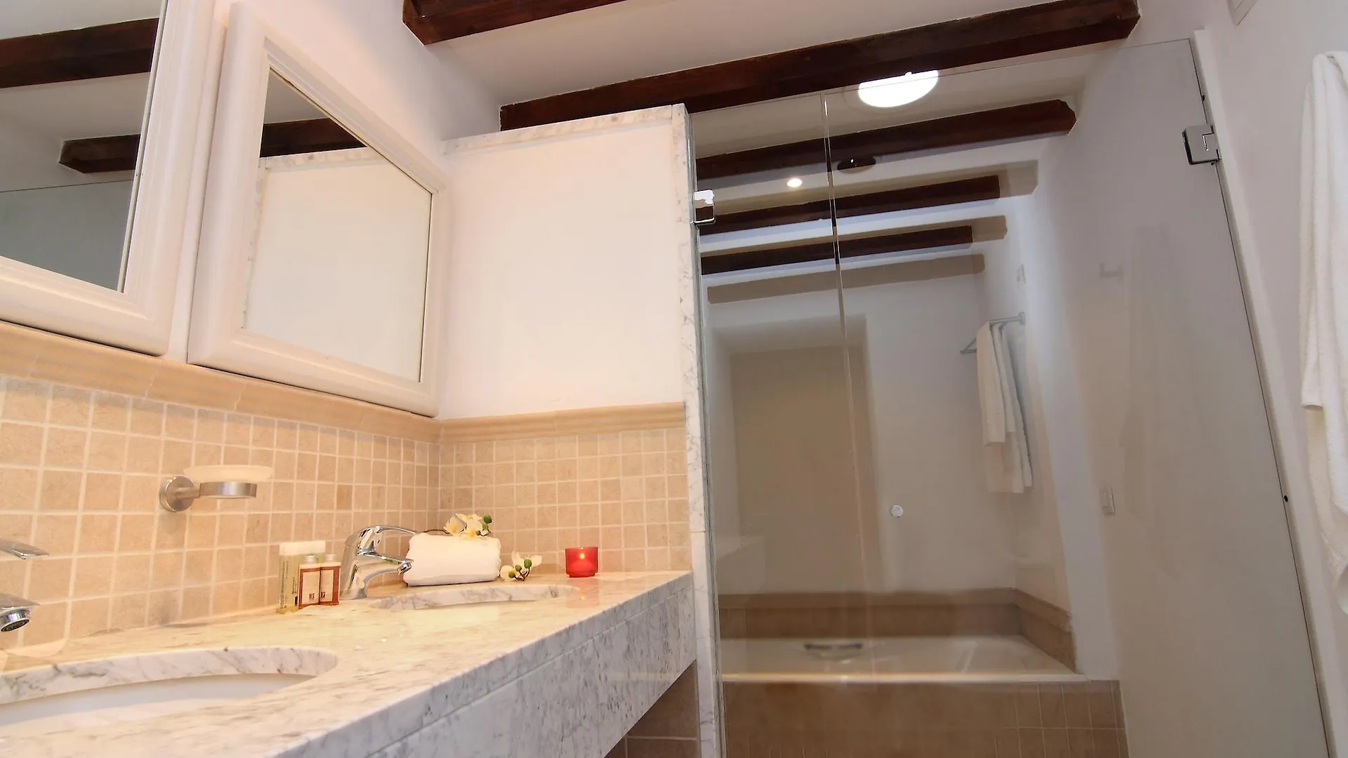 Hotell Algaida Suites By Eurotels